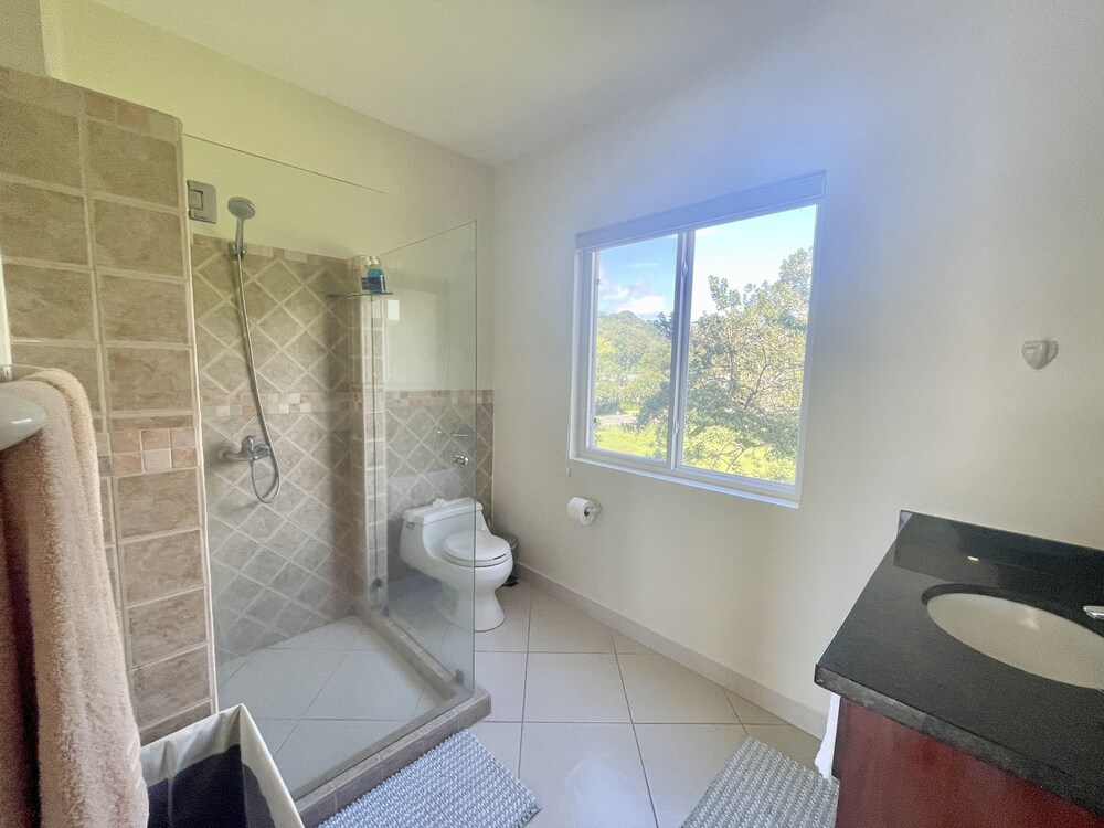 La Torre: Poolside Condo with Scenic Views
