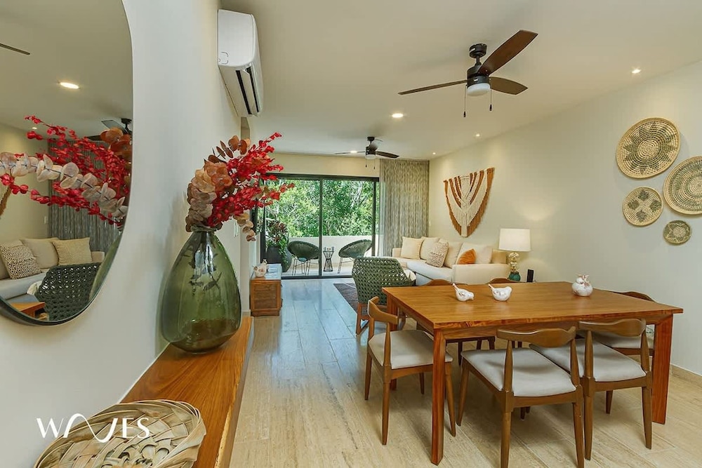 2 Br Roof w Infinity Pool Jacuzzi Spacious