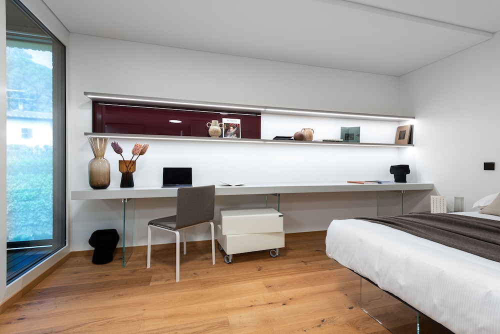 Modern, Simple and Super-equipped Style Apartment view 3