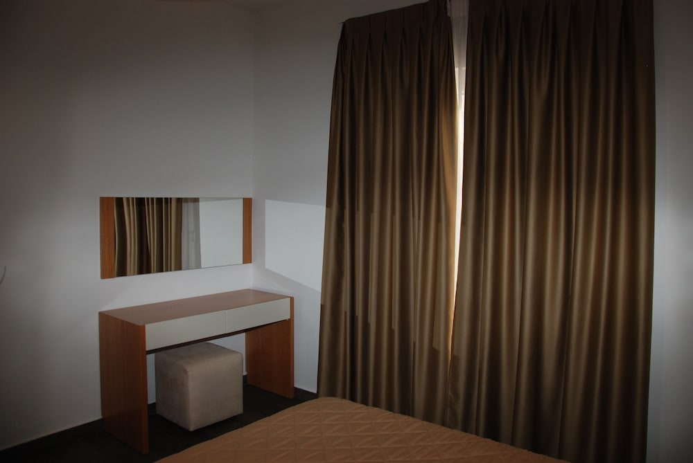 Sunrise Luxury Apartments photo 3