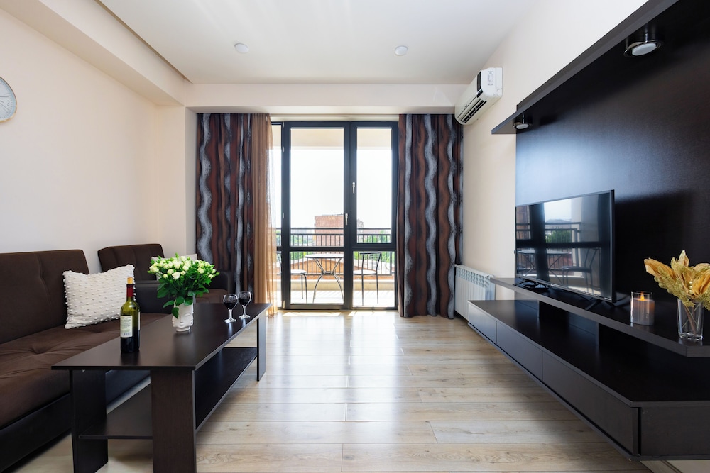 Aparthotel by Luxe Group KO16