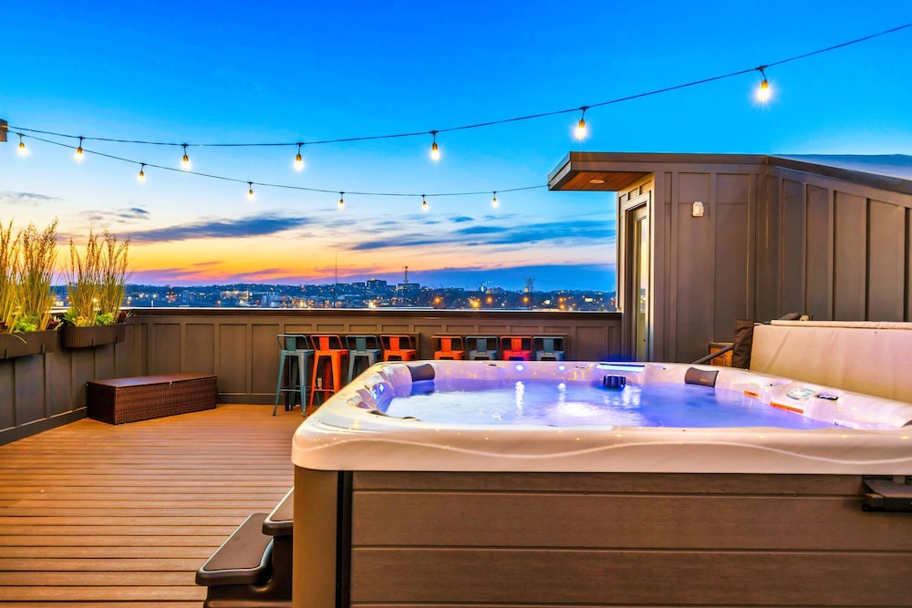 Two Homes Hot Tub Rooftop Deck in Nashville