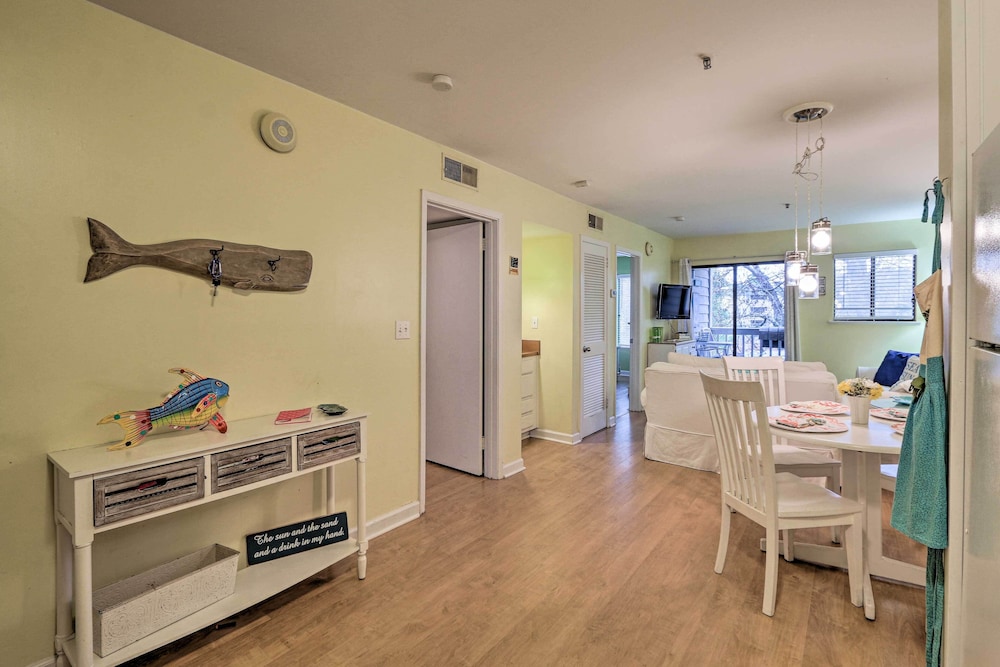 Steps to Beach & Pool Area: Hilton Head Condo