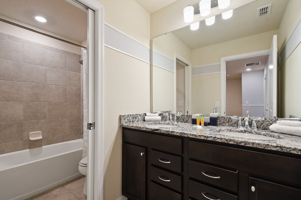 Family Getaway With Themed Rooms & Private Pool