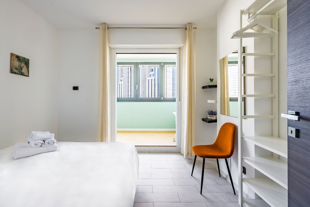 Casa Kenzo With Parking by Napoliapartments