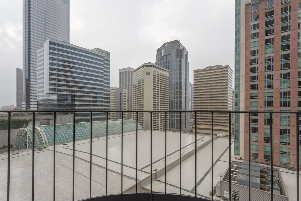 Domicile Suites at Cove