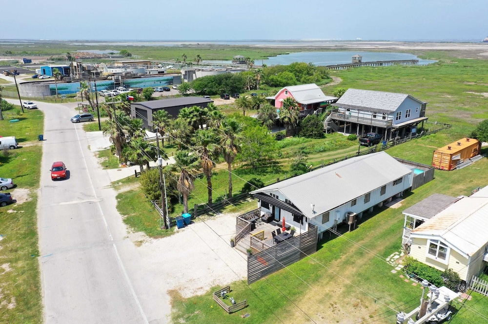 Simpatico by Avantstay Pool, Near Birding Center