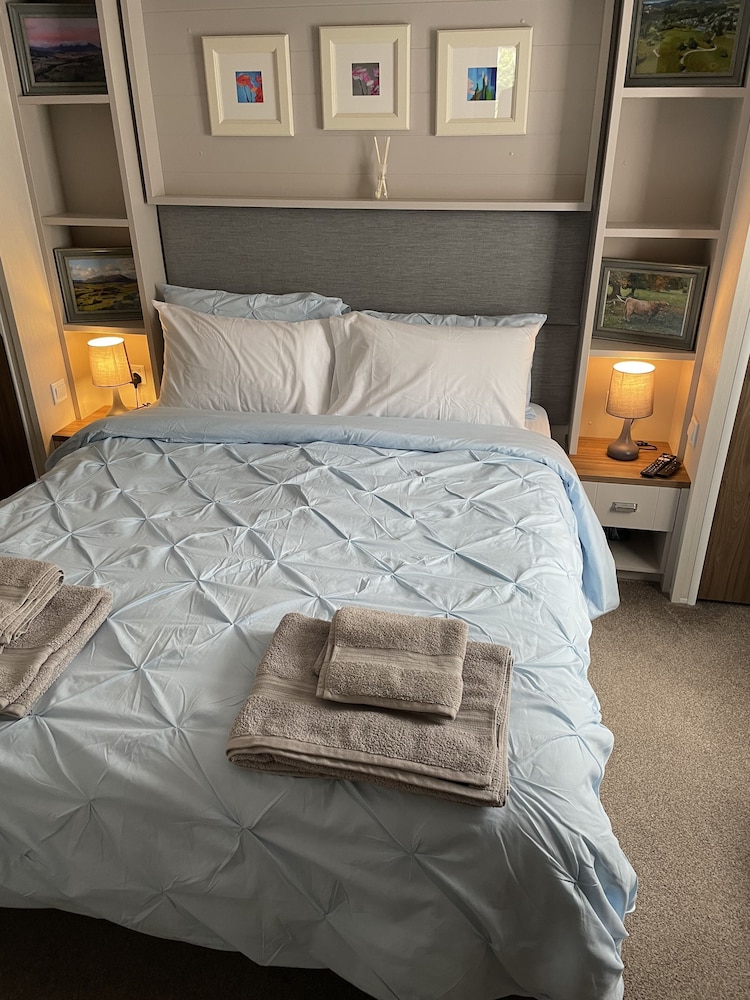 Beautiful 2 Bedroom Lodge With Stunning Views view 3