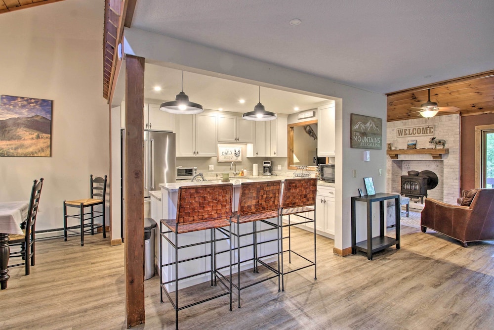 Updated N Conway Retreat Near Hiking & Shopping! view 2