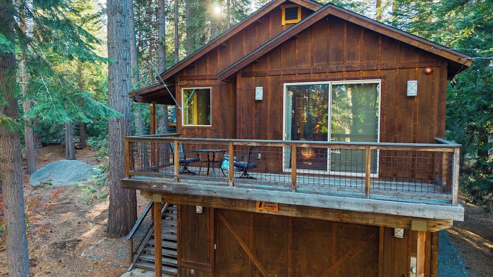 Cozy Tahoe Retreat w/ Hot Tub, Movie Room & Forest Views Tahoma Getaway by Avantstay