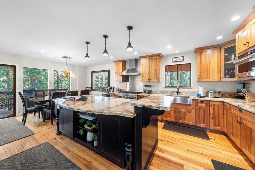 Secluded Incline Village Stay w/ Deck Near Diamond Peak & Lake Cloud 9 and 1/2 by Avantstay
