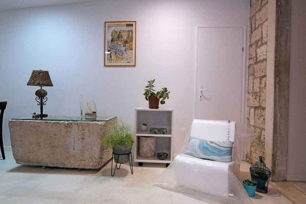 Quiet Studio in Zadars Old Town