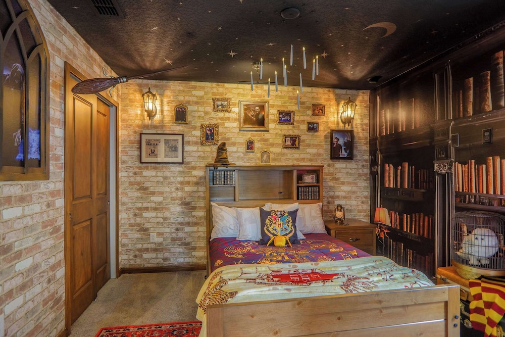 Luxury 7BR Villa, Pool, Spa & Game Room