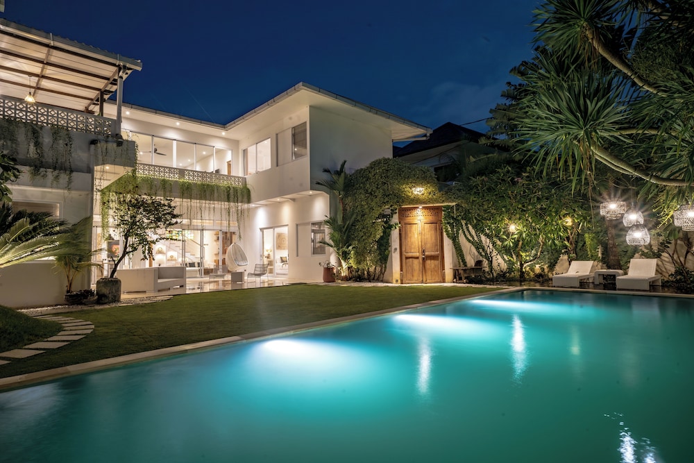 Villa Putih Umalas