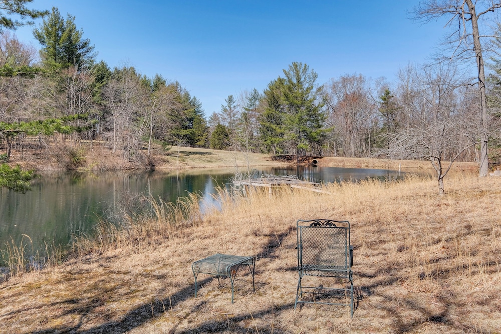 Waterfront Cabin on 32 Acres in Leesburg!
