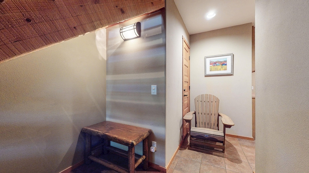 Snowcreek V #1002 2 Bedroom Condo