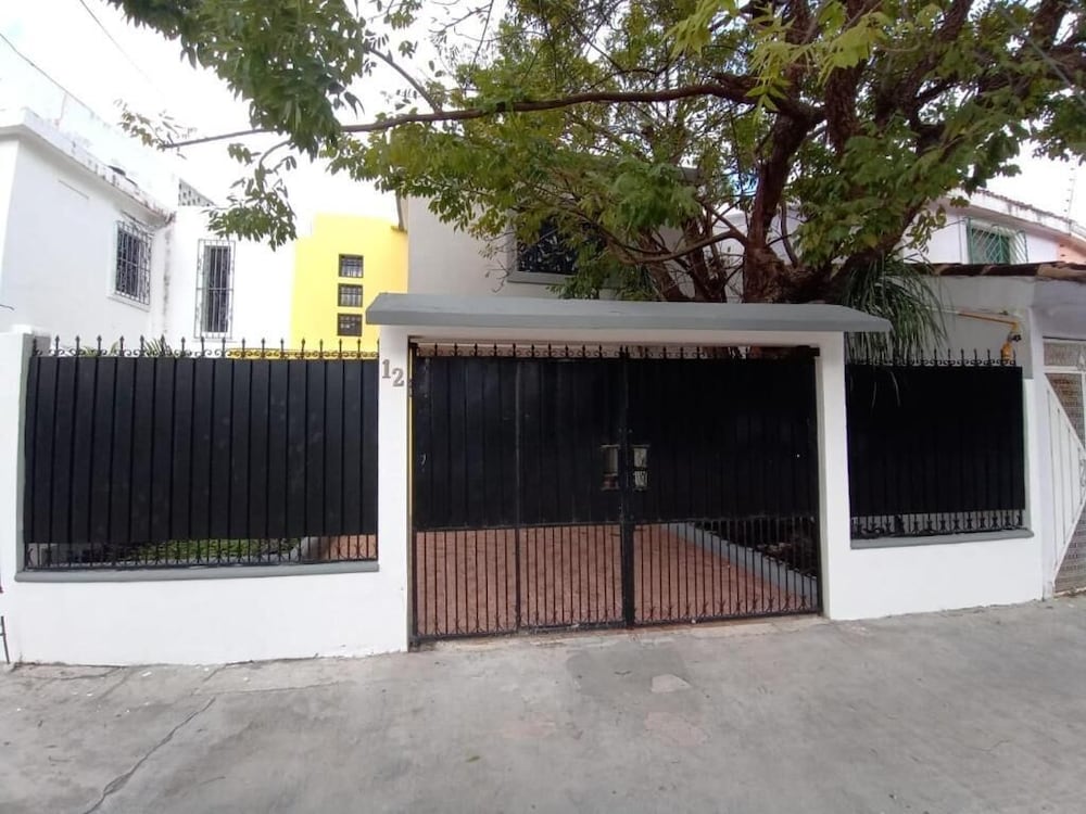 Las Palmas Hostal - Hostel