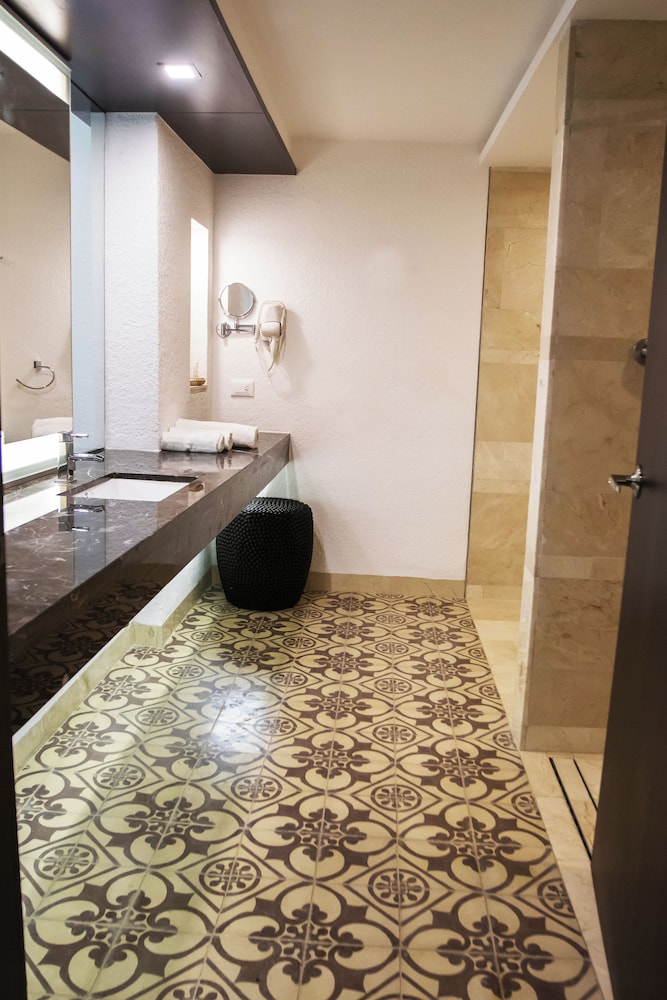 Eurobuilding Hotel & Suites Lecheria
