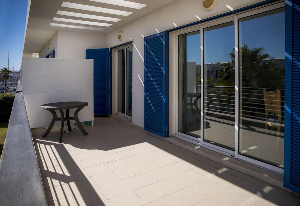 B06 - Top Floor Marina Club 2 Bed Apartment by DreamAlgarve
