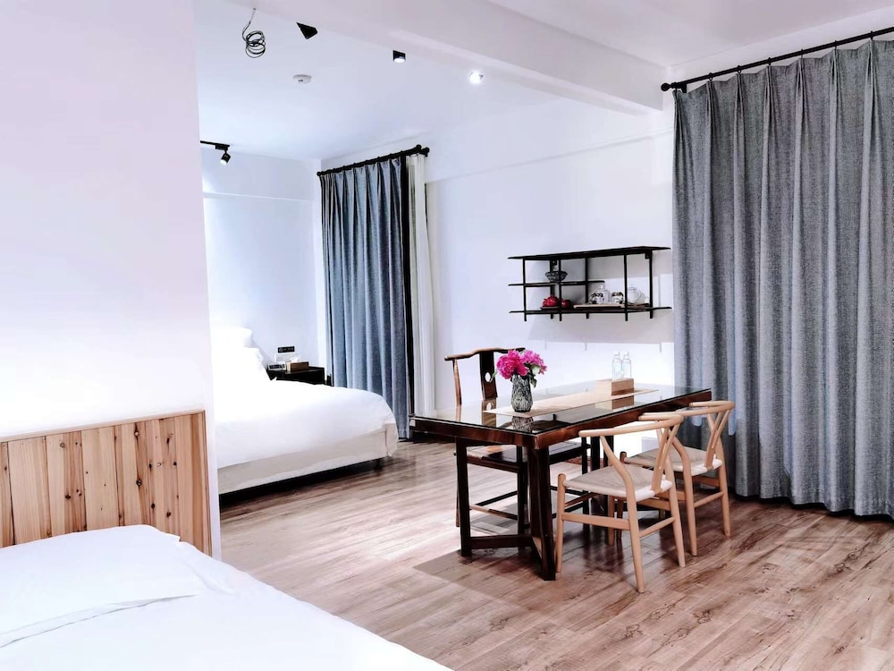 XiangLu YiMo Valley Retreat Guesthouse
