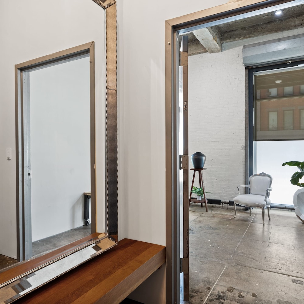 Greenwich Court by Rove Travel 3BR Loft w Sauna