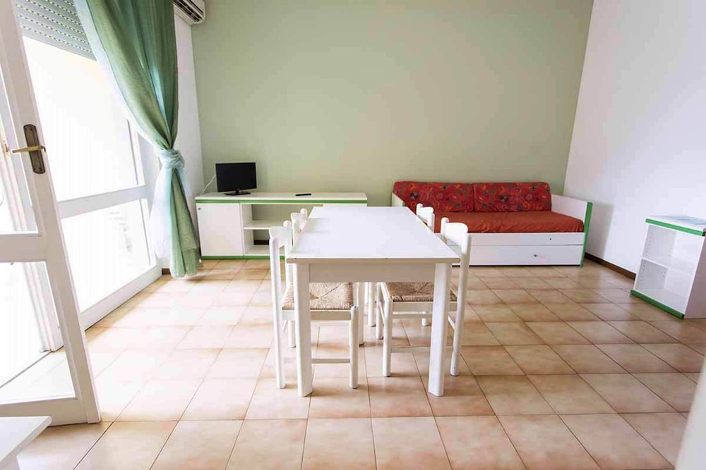 Residence with pool in Luni Mare