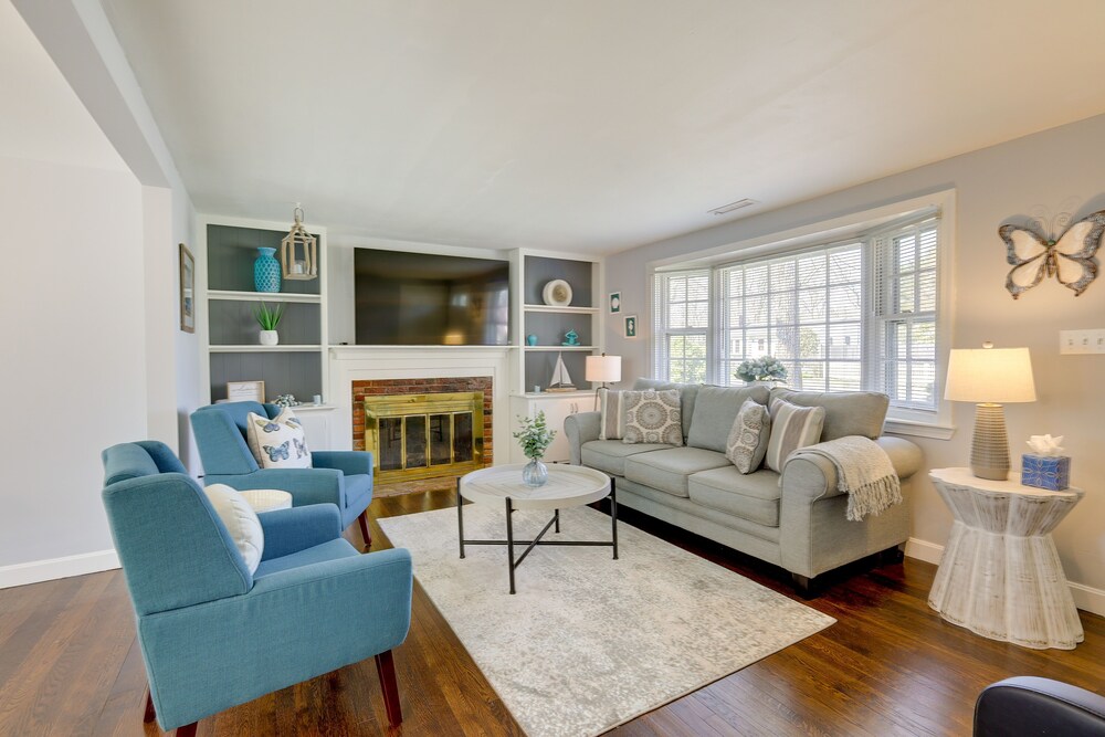 2 Mi to Craigville Beach: Hyannis Home w/ Deck