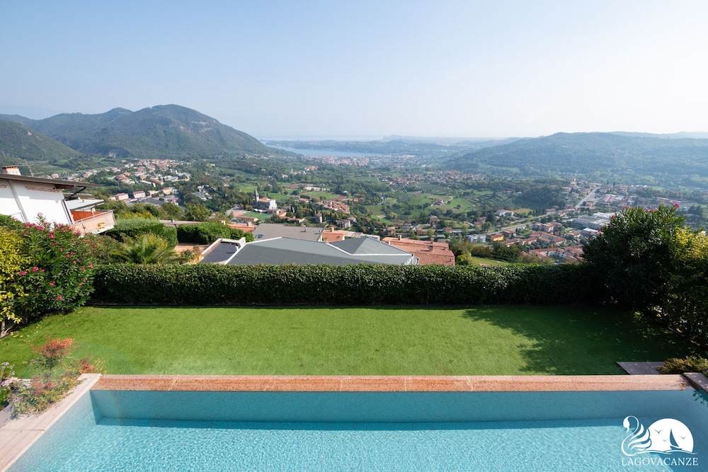 Villa Livia Luxury in Villanuova sul Clisi