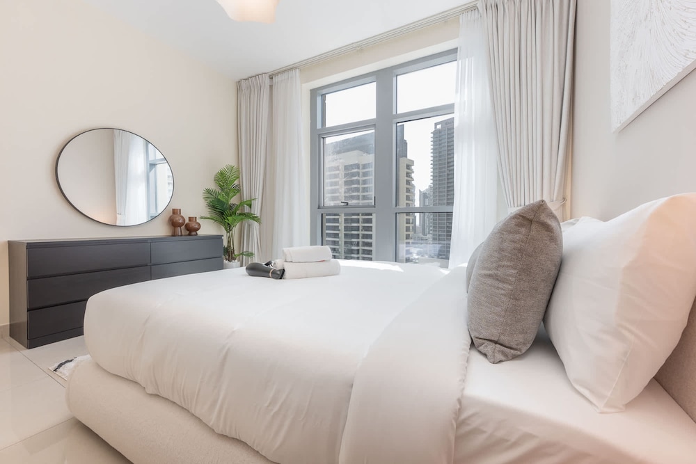 1 Bedroom and Situated Near Burj Khalifa and Dubai Mall