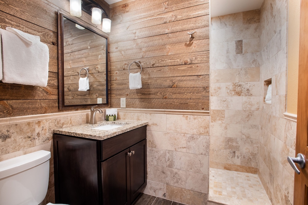Zephyr Mountain Lodge Vacation Condos - Winter Park CO
