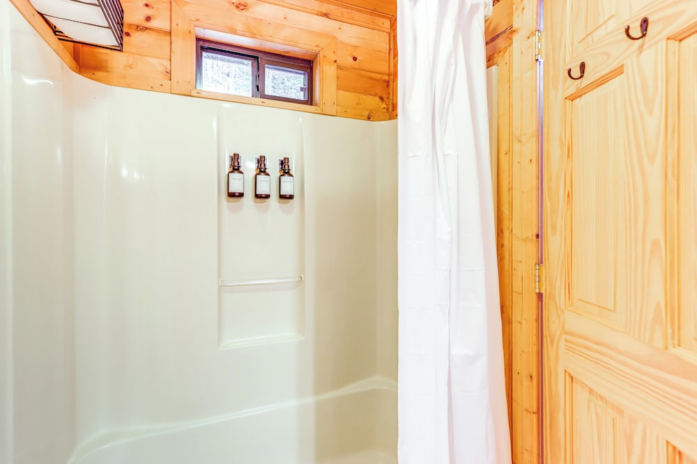Private Hot Tub: Secluded Ellijay Cabin on River