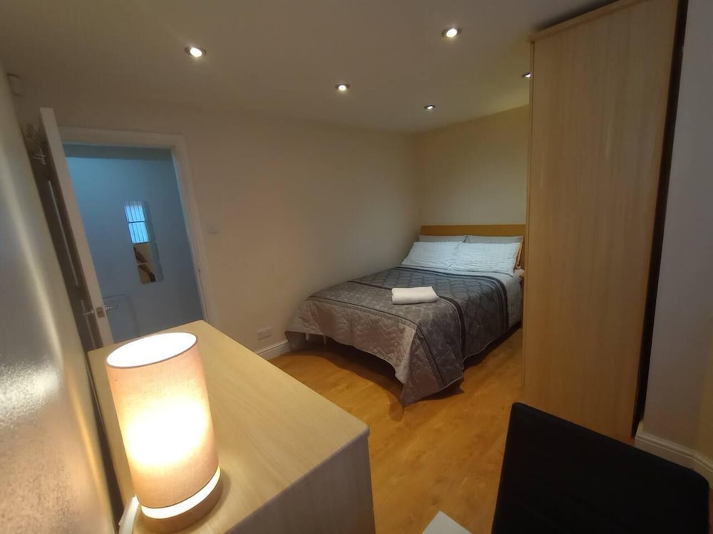 Lovely Flat in Birmingham view 4