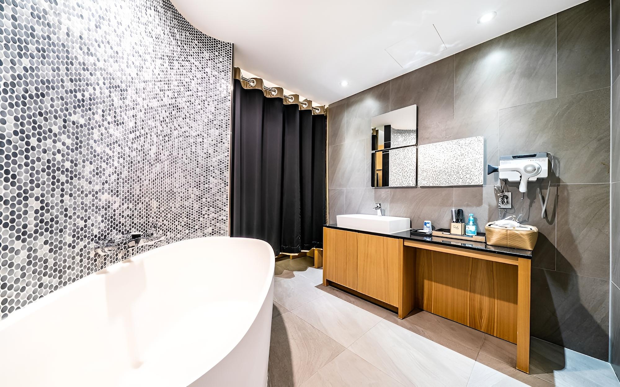 Incheon Ali Suite Hotel
