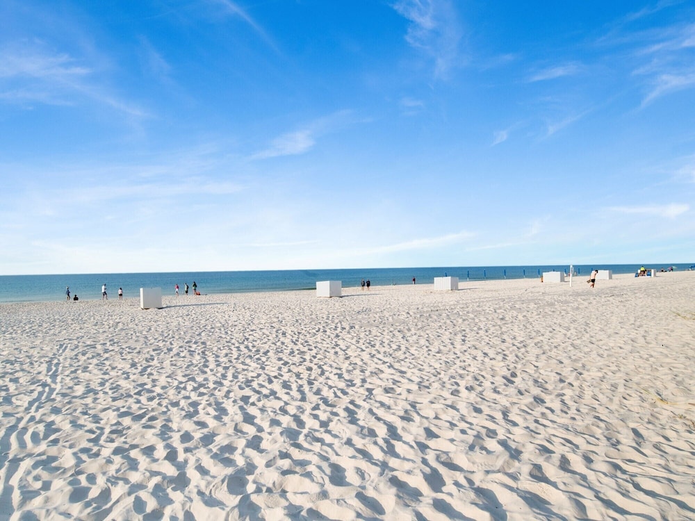 Emerald Key #602 by Southern Vacation Rentals
