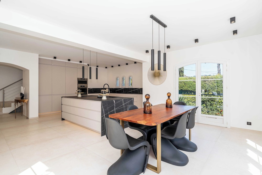Sumptuous Villa - AC- 6br- 12p- Cannes
