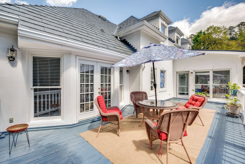 Athens Vacation Rental Near Sanford Stadium & Dtwn view 4