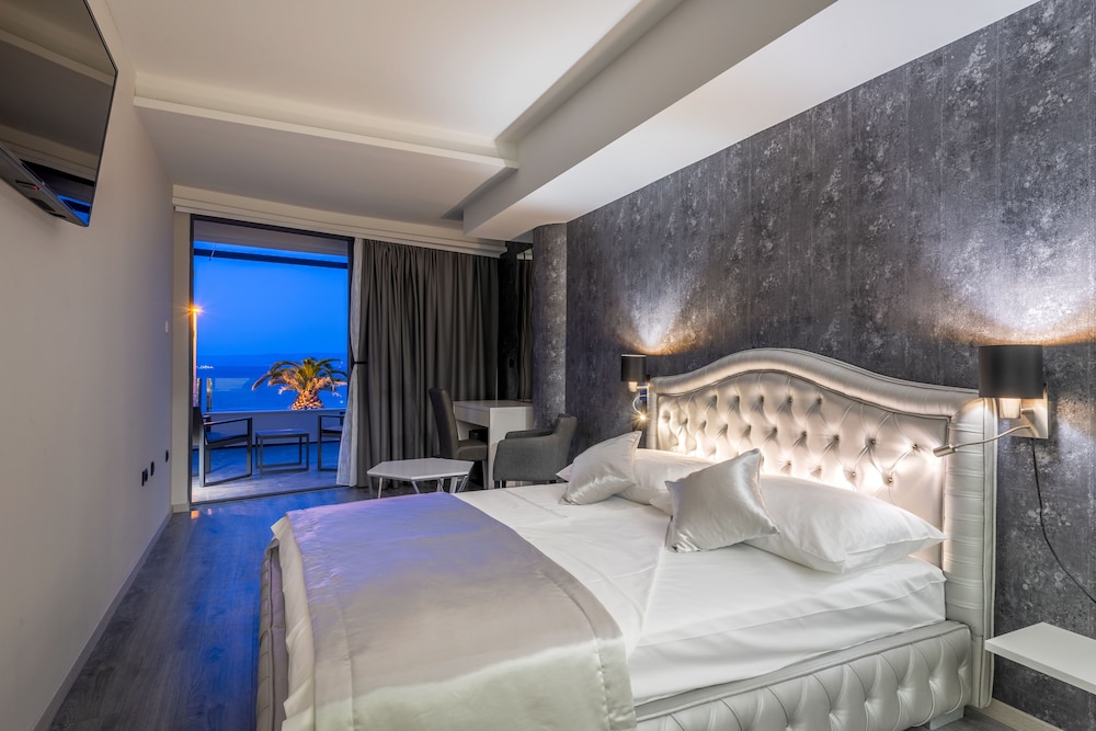 Sea View Luxury Rooms Seven of Nine photo 4