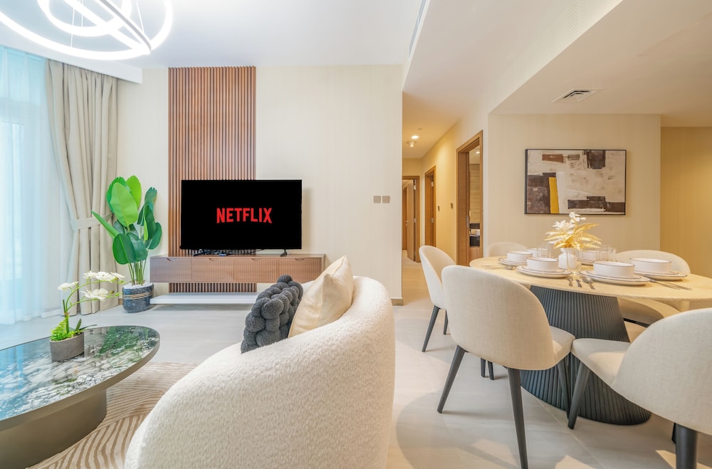 Impressive 2BR Apt with Premium