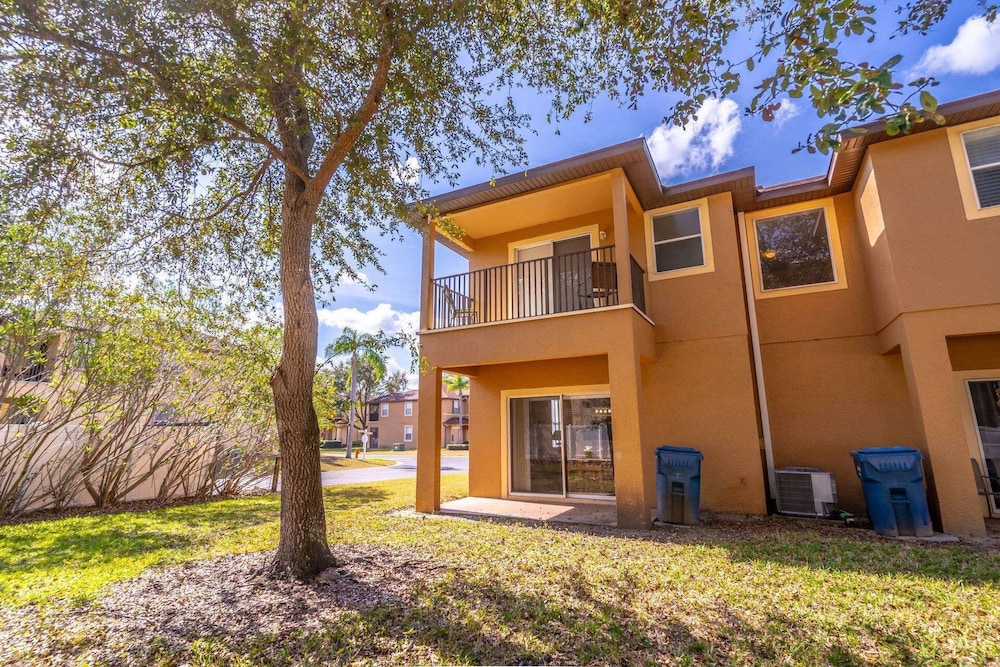 402 Regal Palms