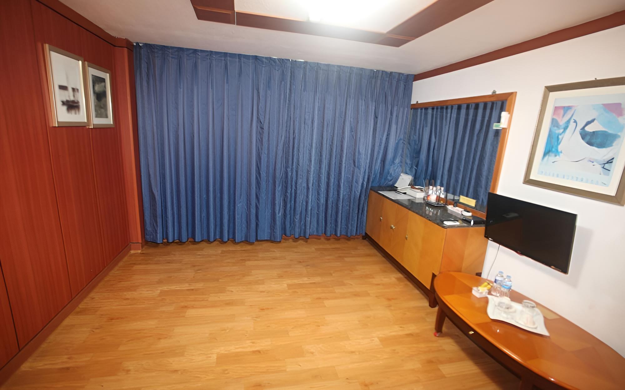 Uljin Baekam Springs Hotel view 5