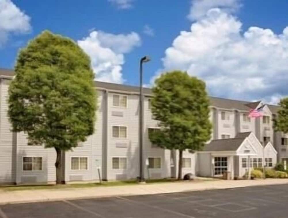 Hotel Microtel Inn & Suites by Wyndham Madison East