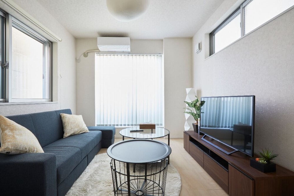 Kasai Guest House, 4min to Kasai Sta, Direct buses to Airport & Disney