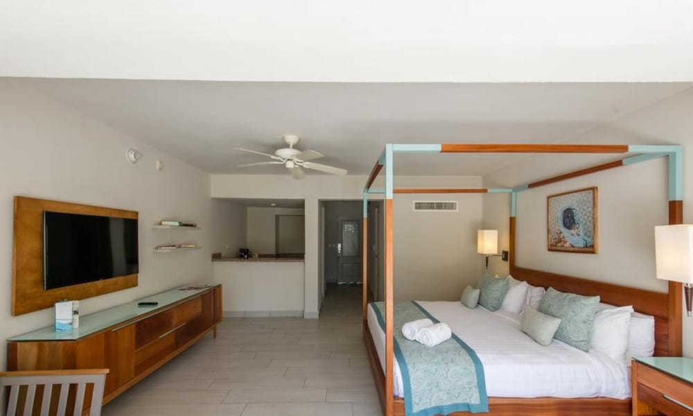 VH Atmosphere - Adults Only - Property Image 39