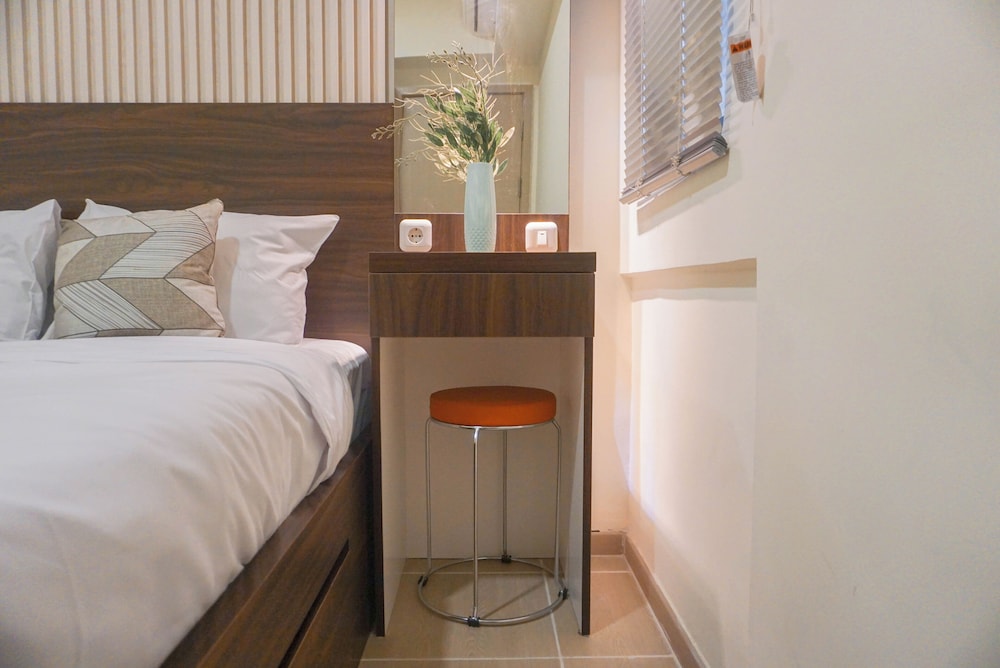 Warm And Modern Style 2Br At Meikarta Apartment