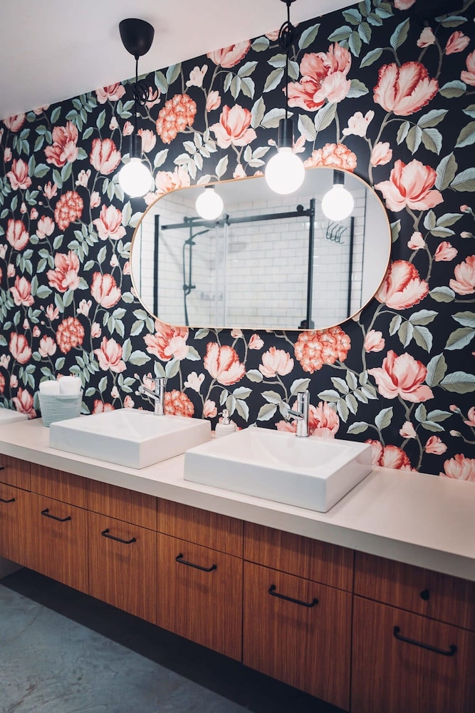 Lakeview Mid Century Luxury Cottage Citq 311414
