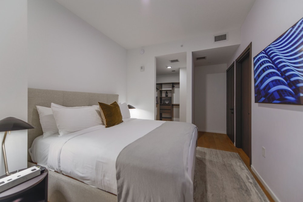 Bayside Charm Captivating Apartment
