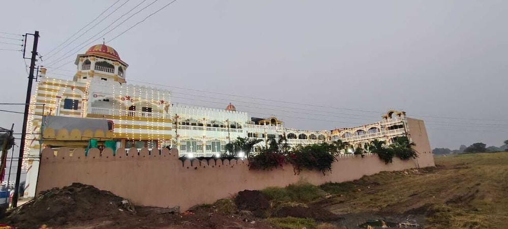 Hotel Karishma Palace Badnawar