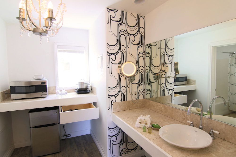 Big Bear Spa Suites