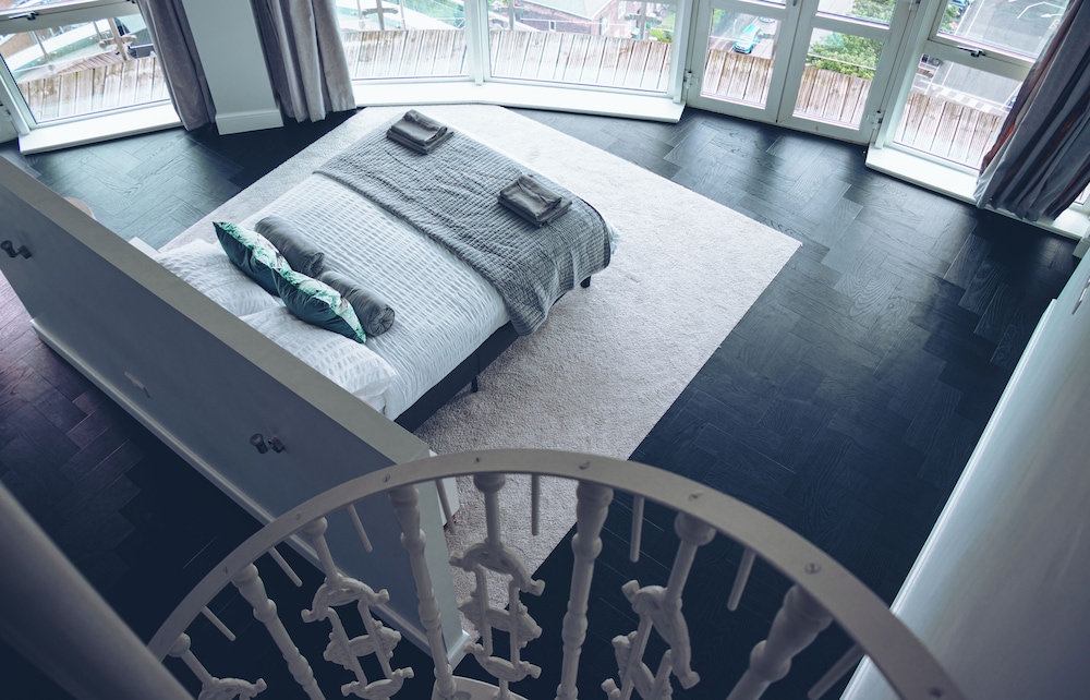 Stunning penthouse Nottingham- By Resify view 2