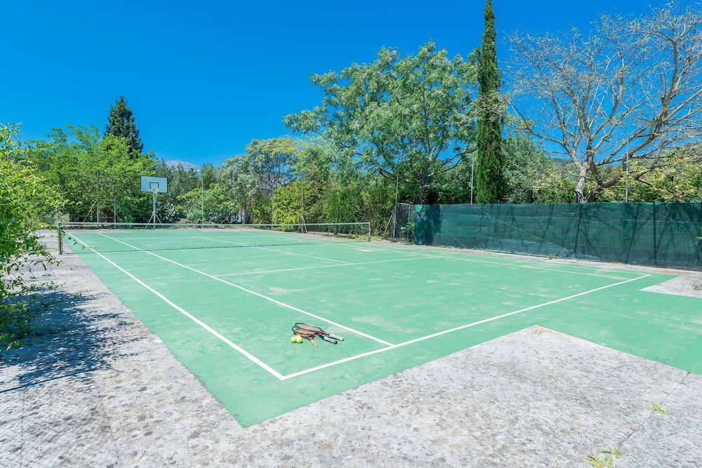 Villa in Campanet With Private Pool & Tennis